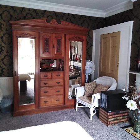 Olderfleet Bed & Breakfast Клактън он Сий Екстериор снимка