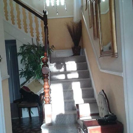 Olderfleet Bed & Breakfast Клактън он Сий Екстериор снимка
