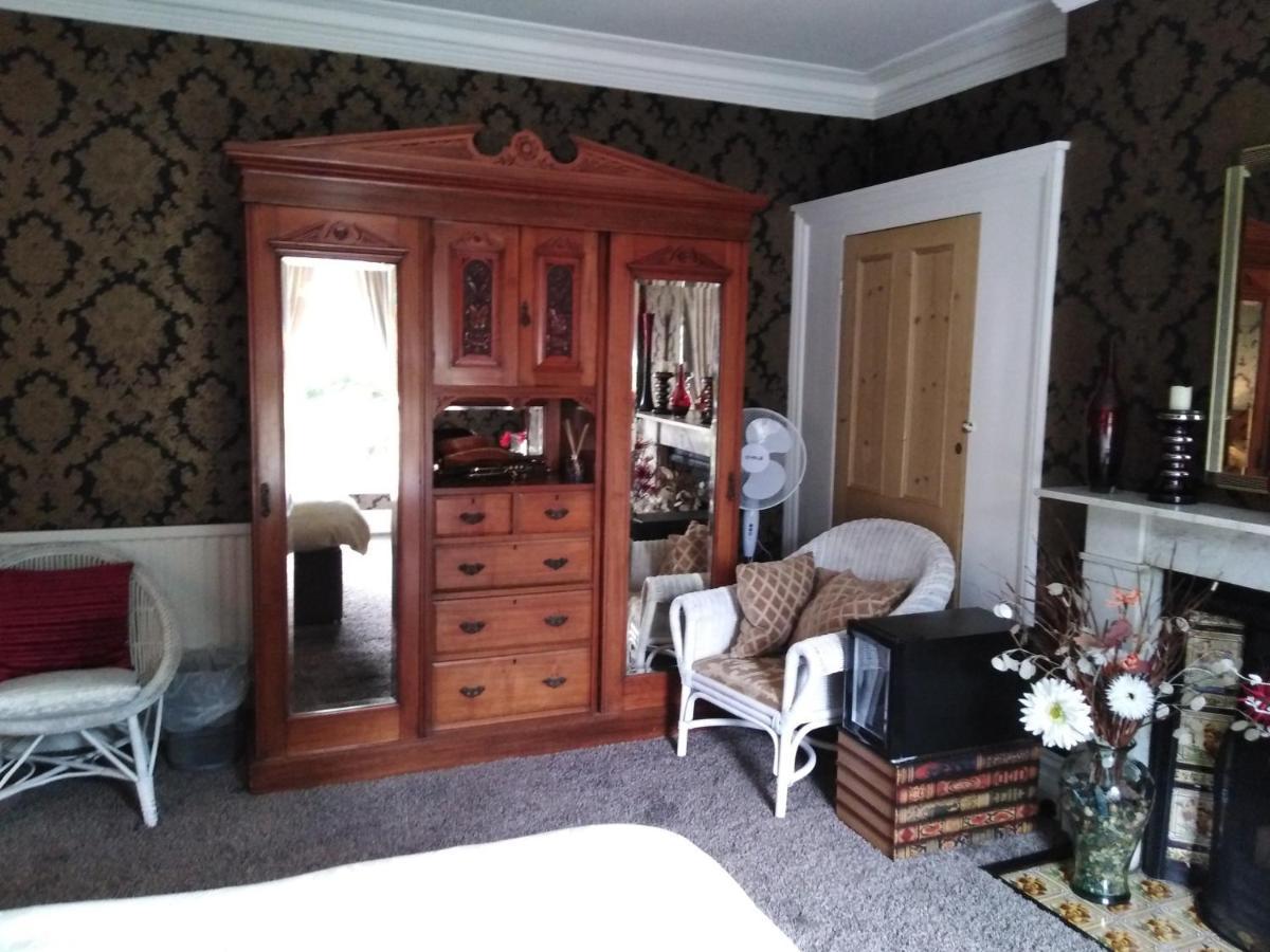 Olderfleet Bed & Breakfast Клактън он Сий Екстериор снимка
