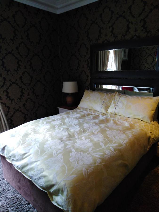 Olderfleet Bed & Breakfast Клактън он Сий Екстериор снимка