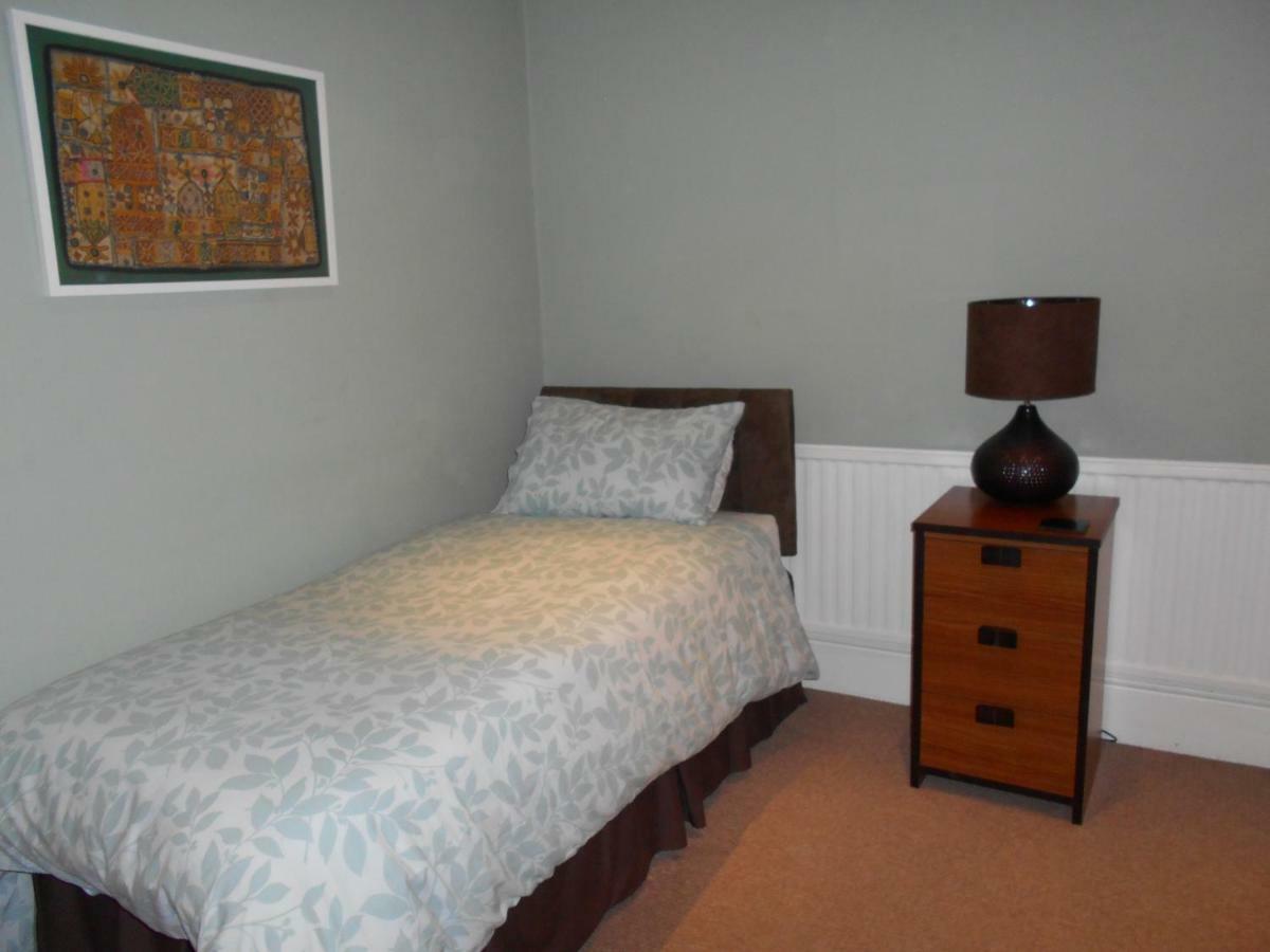 Olderfleet Bed & Breakfast Клактън он Сий Екстериор снимка