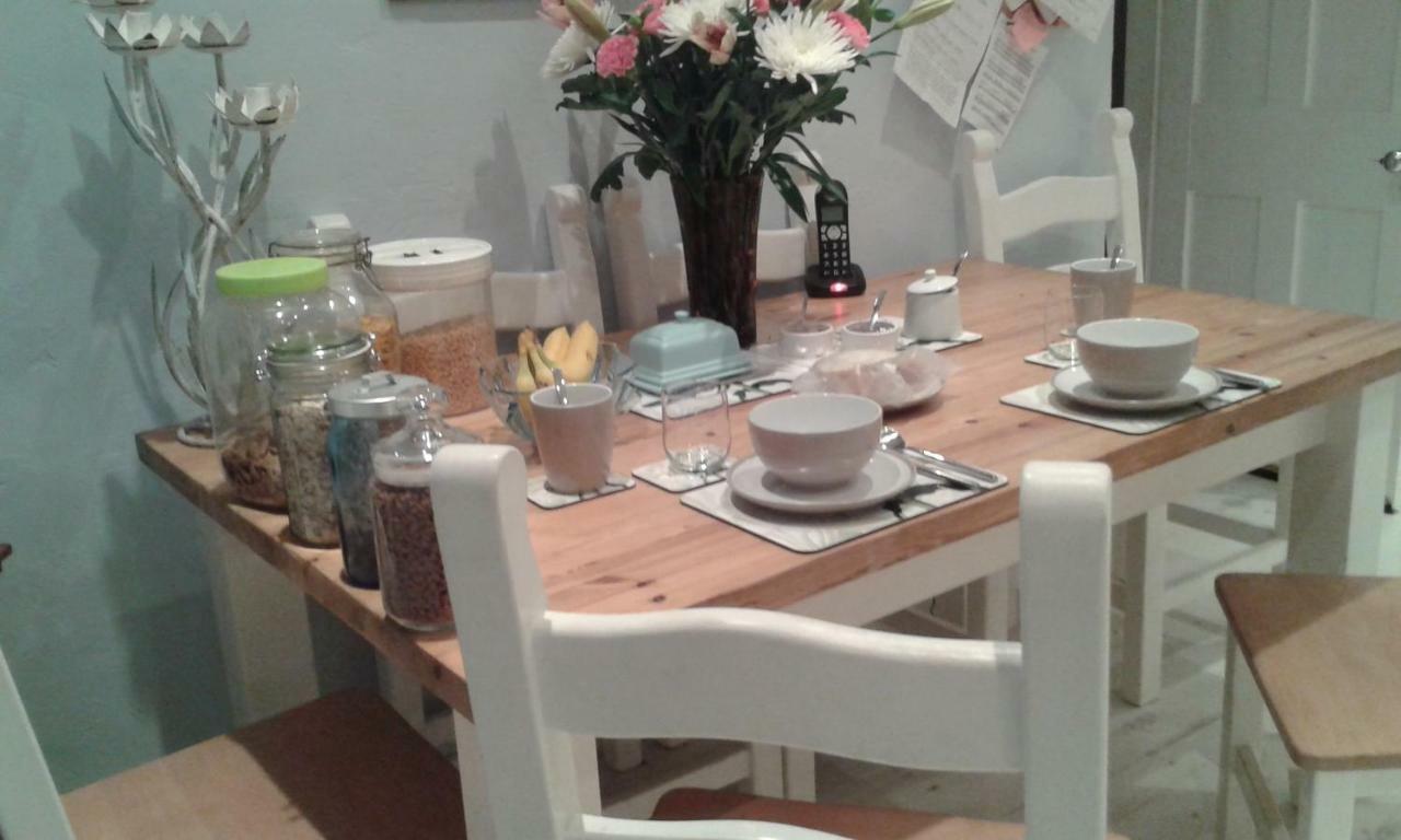 Olderfleet Bed & Breakfast Клактън он Сий Екстериор снимка