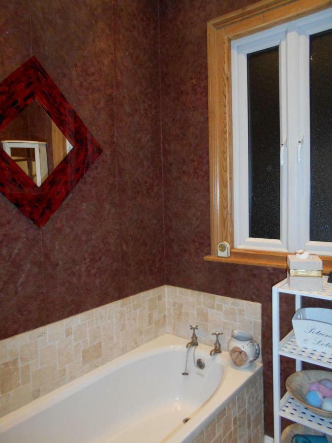 Olderfleet Bed & Breakfast Клактън он Сий Екстериор снимка
