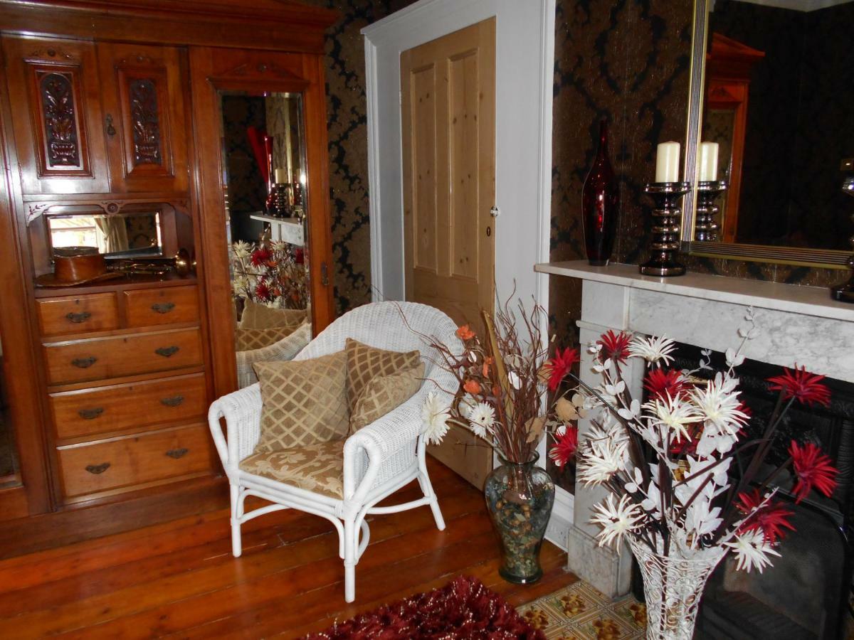 Olderfleet Bed & Breakfast Клактън он Сий Екстериор снимка